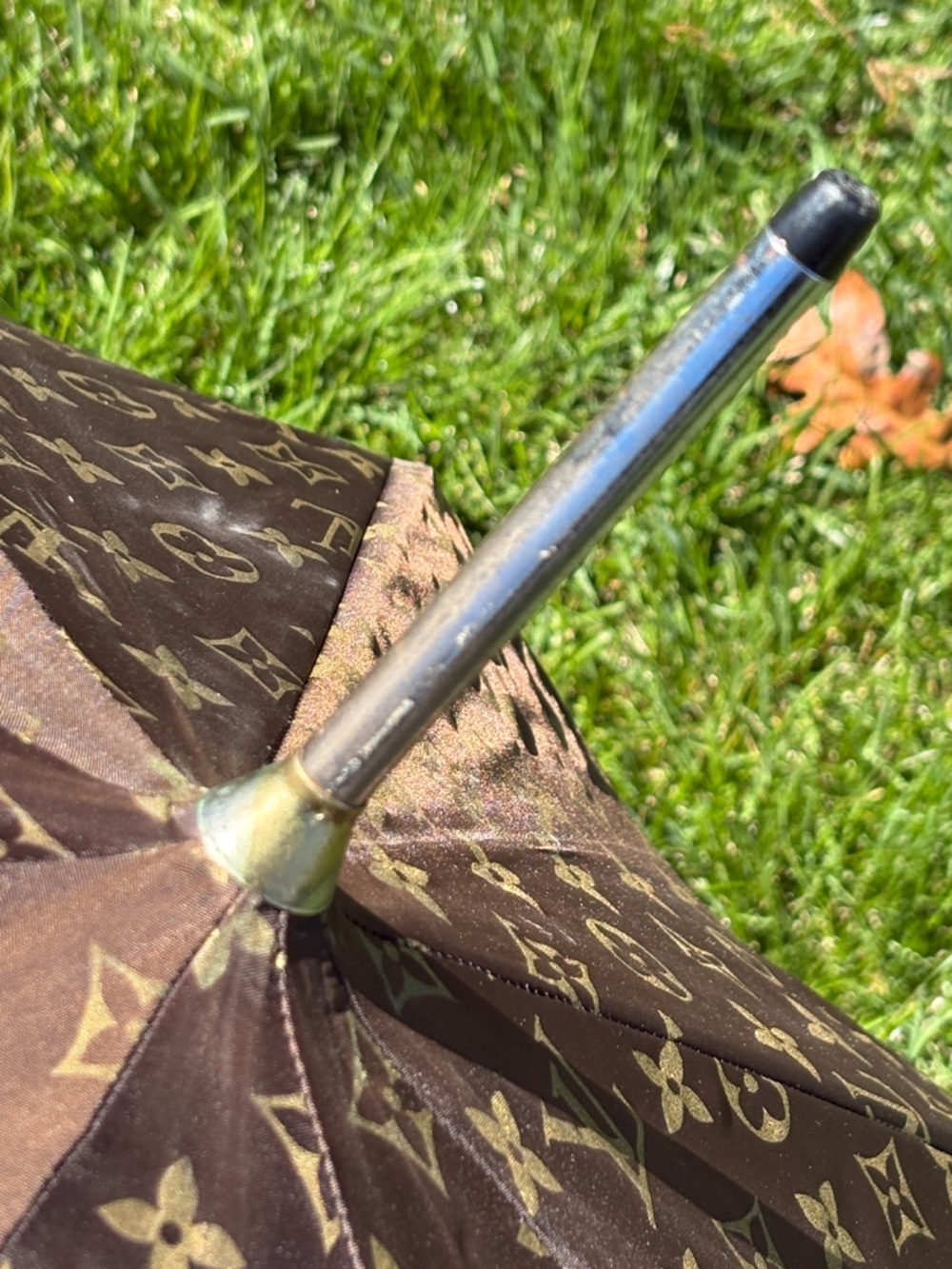 Vintage 70s Louis Vuitton Monogram Large Umbrella Wood Handle Brown and Gold - Picture 7 of 10